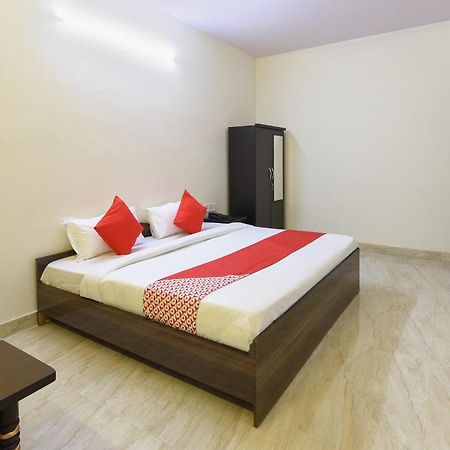 Hotel O Club Residency Нью-Дели Экстерьер фото