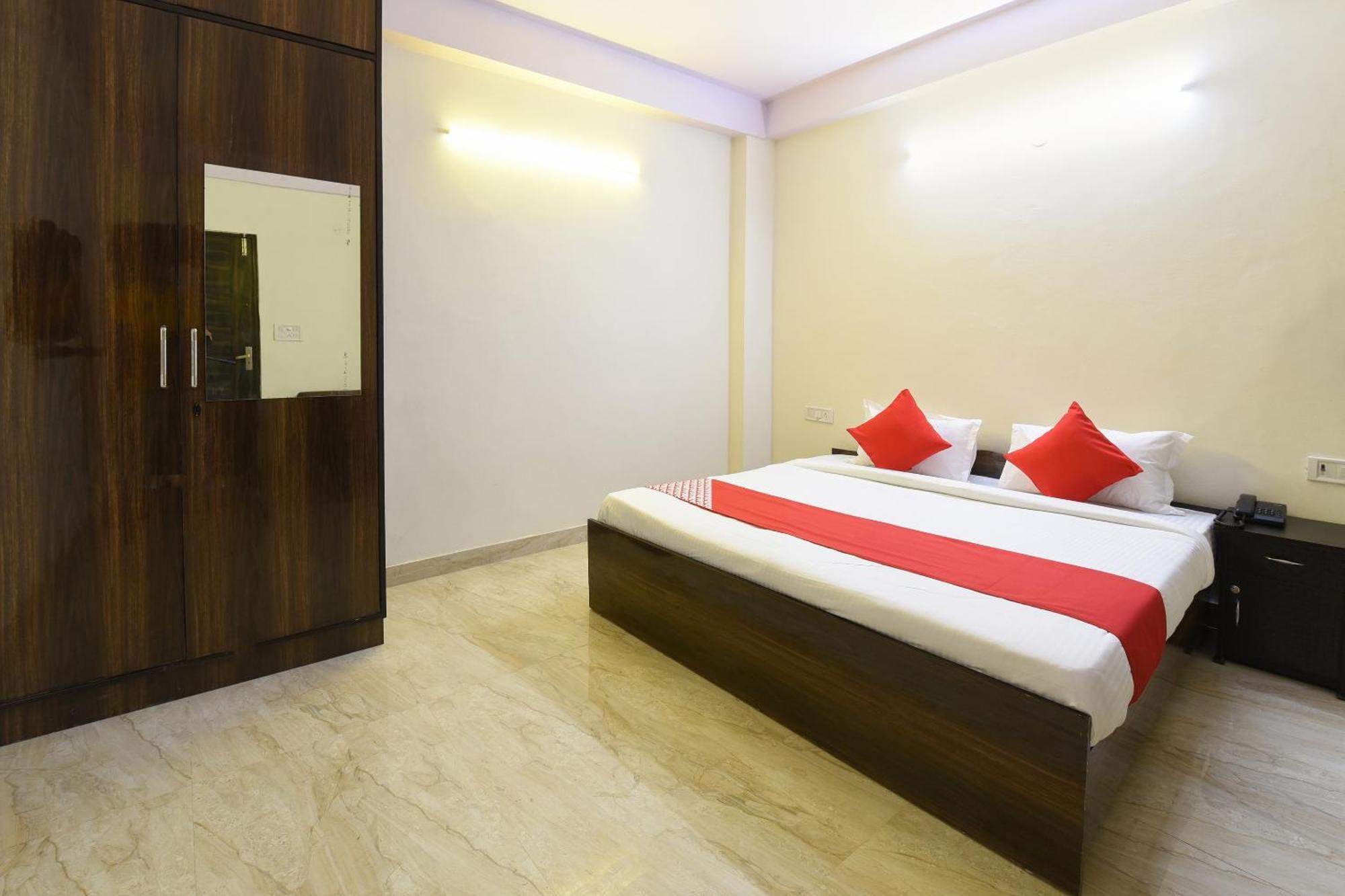 Hotel O Club Residency Нью-Дели Экстерьер фото