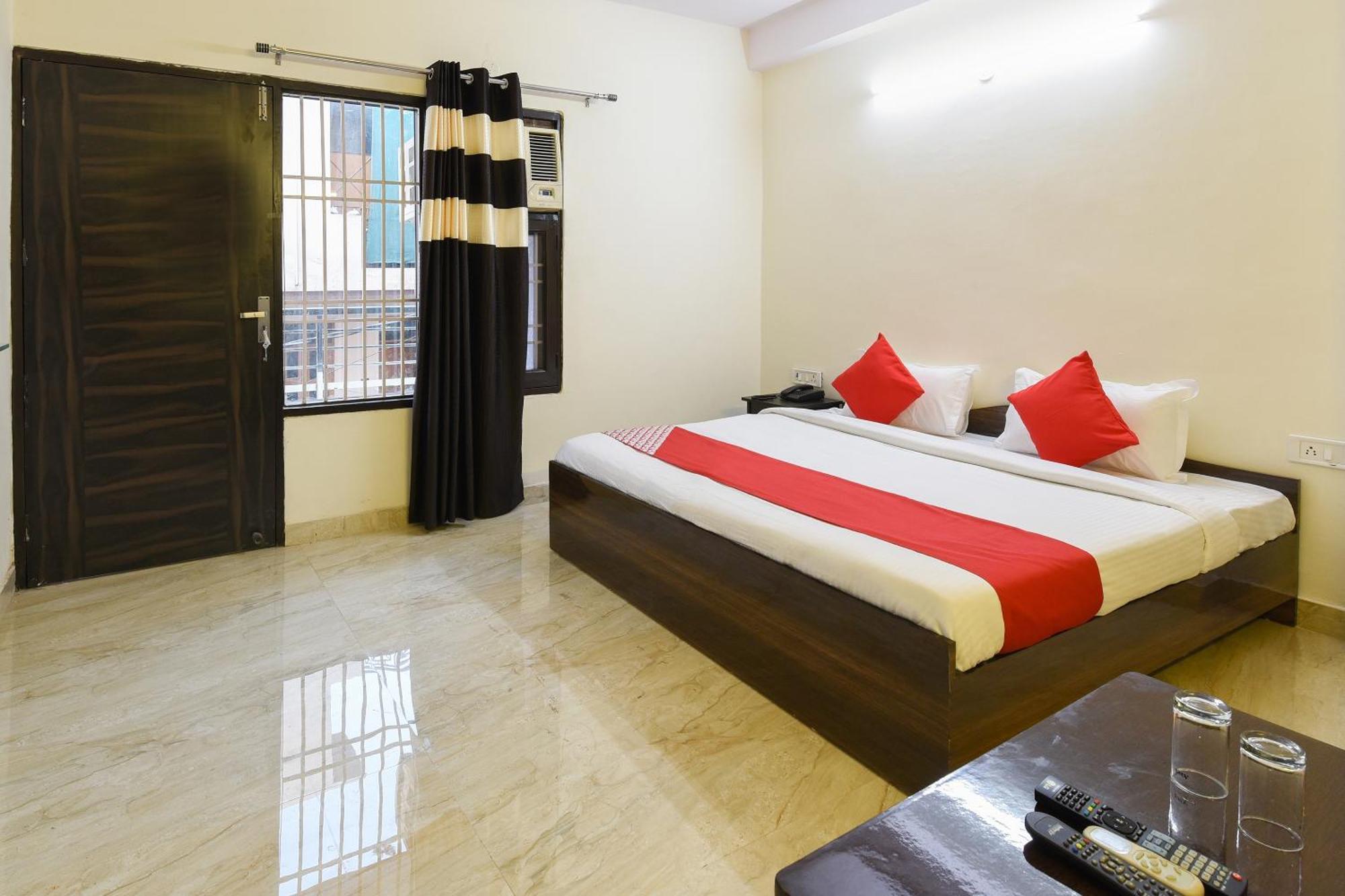 Hotel O Club Residency Нью-Дели Экстерьер фото
